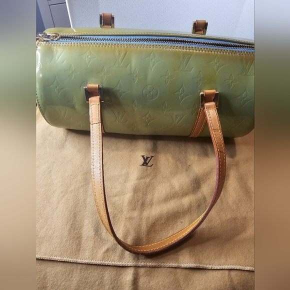 Louis Vuitton Bedford Vernis Shoulder Bag Purse. With Dustbag included. VI0929 - Picture 12 of 13